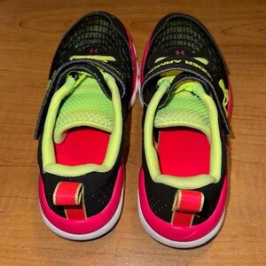 Under Armour/ saucony sneaker bundle